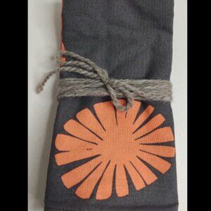 Windham - Follie Coral Flower Burst - Cotton Dinner Napkins 4 (Z1)